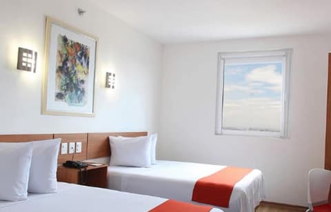 One Guadalajara Periférico Poniente