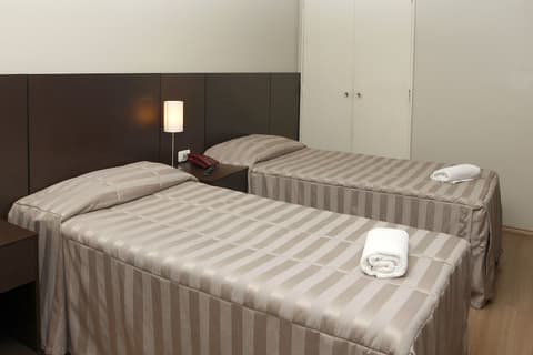 Hotel Plaza Apolo, Room