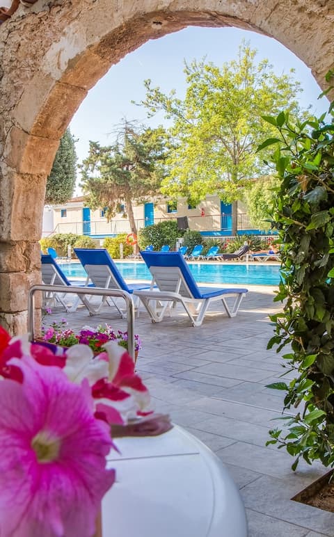 Green Bungalows Hotel Apartments