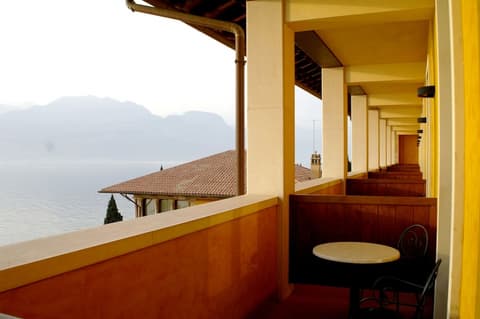 Garda Family House, Room