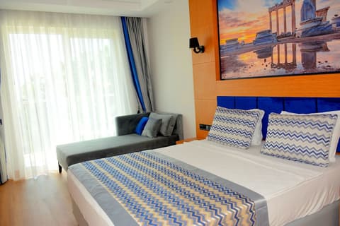 Sealife Buket Resort & Beach Hotel – All Inclusive