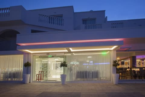 Princessa Vera Hotel Apartments, Property entrance