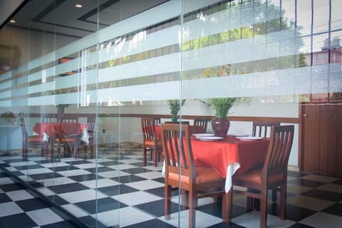 Hotel Max, Restaurant