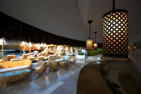 The PINEHILL Hotel & Suites