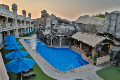 Emirates Park Resort, Pool