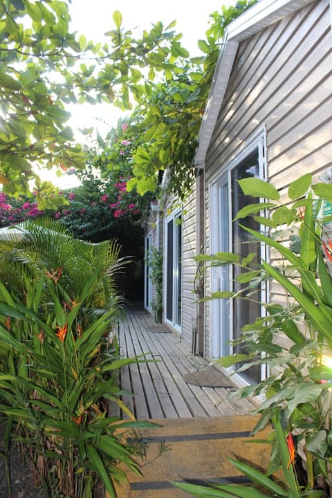 Jaco Lodge Quiet Hotel