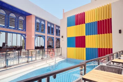 DoubleTree by Hilton Hotel Doha Old Town, Pool