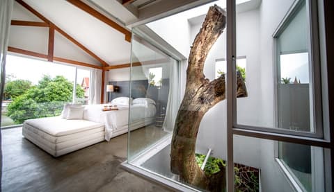 Sala Ayutthaya, Room