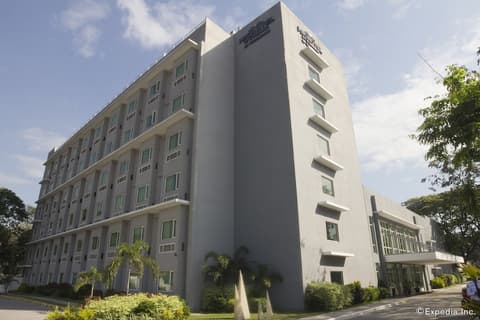 Microtel by Wyndham UP Technohub