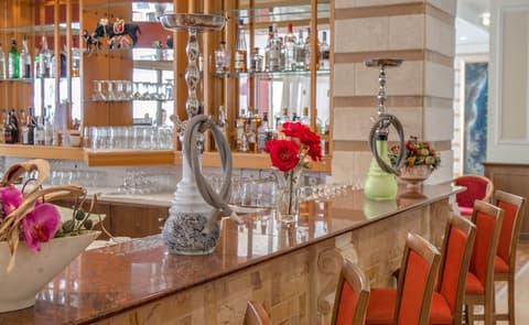 Anesis, Bar (on property)