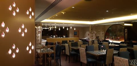 Lotus Grand Hotel, Dining