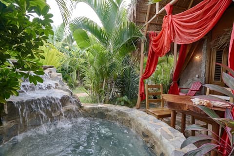 CHALET TROPICAL Hotel & Pool Bar Restaurant