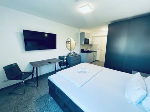 Lipp Apartments