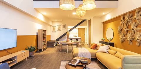 Magenta by Kukun, Room