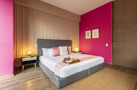 Magenta by Kukun, Room