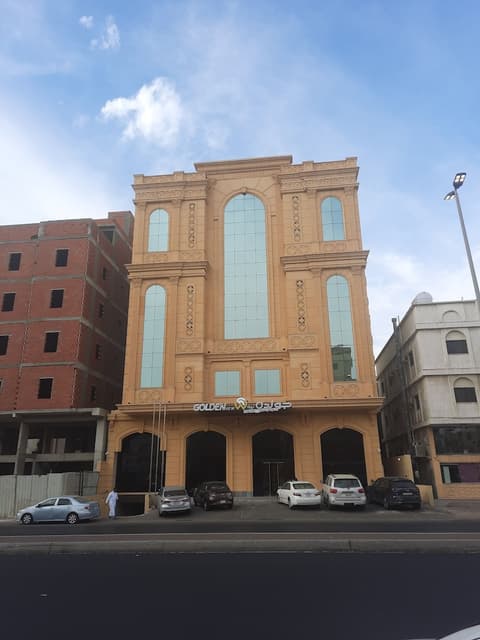 Golden New Quraish, Exterior