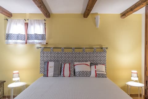 La Pinnetta With Pool, Room