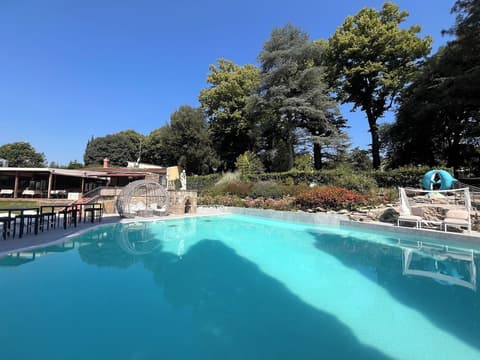 Fantastic Garden, Pool