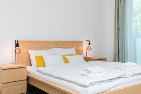 WestSide Apartments by FirstHost, Room