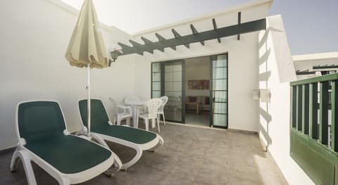 Aparthotel ILUNION Costa Sal Lanzarote, Terrace/patio