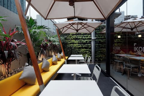 Ikonik Miraflores, Rooftop terrace