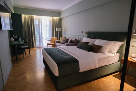 K23 Color Suites, Room