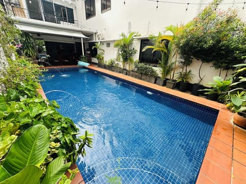 The Birdcage Boutique