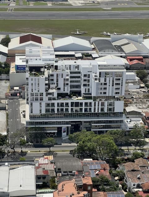 Narama zona 13, Exterior