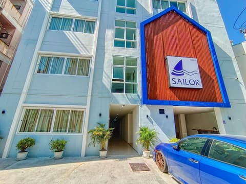Sailor Hotel Pattaya, Front of property