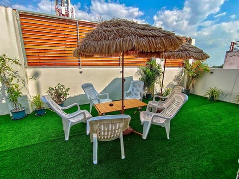 Sailor Hotel Pattaya, Terrace/patio