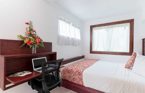 Villa Copthall, Room