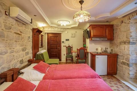 Apartments Wine House Old Town