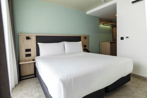 Hotel Levante St. Julian's, Affiliated by Meliá