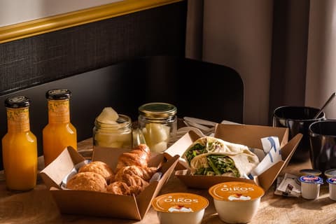 BYPILLOW Crosstown, Breakfast meal