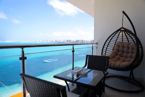 Triumph White Sands, Room