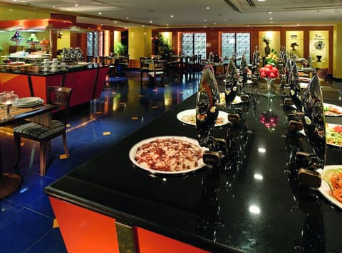 New Madinah Hotel, Restaurant