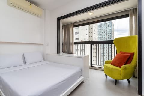 Aurora Paulistana by Viva - Prédio completo a passos do Metrô República, Room