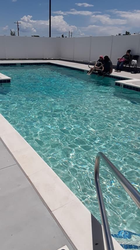 Bears Ears Inn, Pool