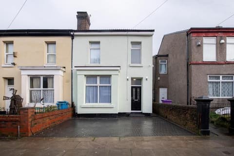 The Blossoms Liverpool City - Modern Studios and Apartments near Anfield, Front of property