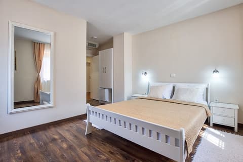 Green lakes house 2, Room