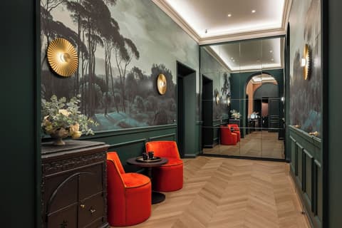 Maison Santa Croce, Interior entrance