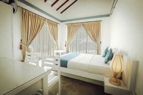 Kay Jay Beach House - Pasikudha