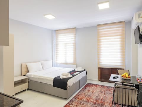 The Red Tent Loft Suites