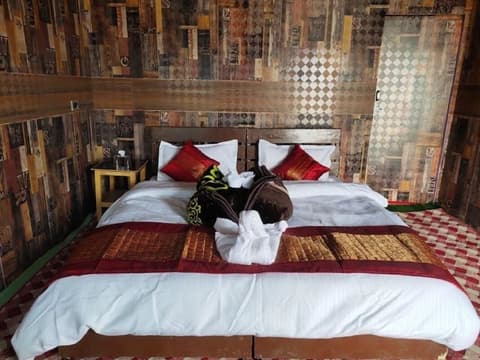 Pangong Sunrise Cottage & Resort