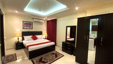 Majestic Hotel, Room