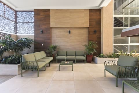 Bocobay Aracari Condo Hotel, Lobby