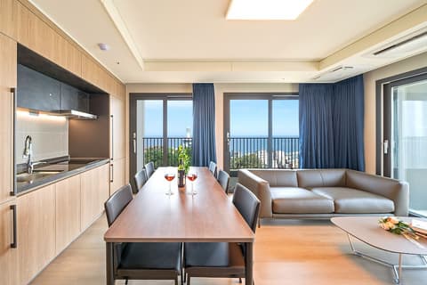 Sokcho I Park Suite Hotel and Resort