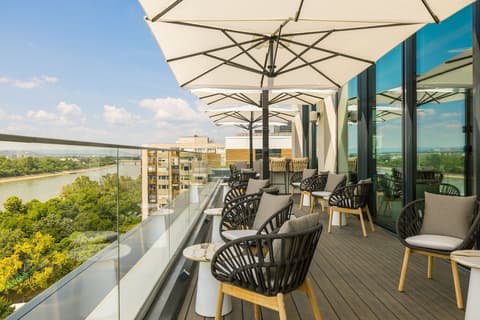 Four Points By Sheraton Budapest Danube, Bar (on property)