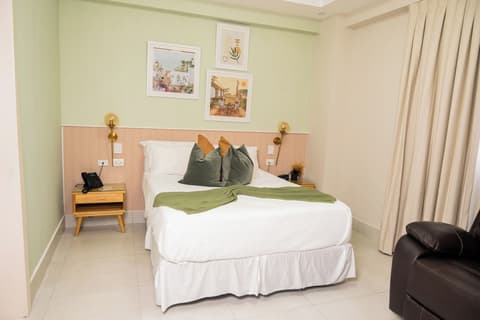 Stay Here Suites, Room