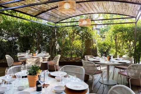 Hôtel et Restaurant La Bastide Bourrelly – Mathias Dandine, Restaurant